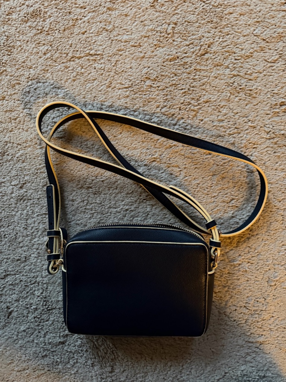 Lilly Pulitzer navy Crossbody Bag with Gold Trim - Designer Style - Picture 2 of 2